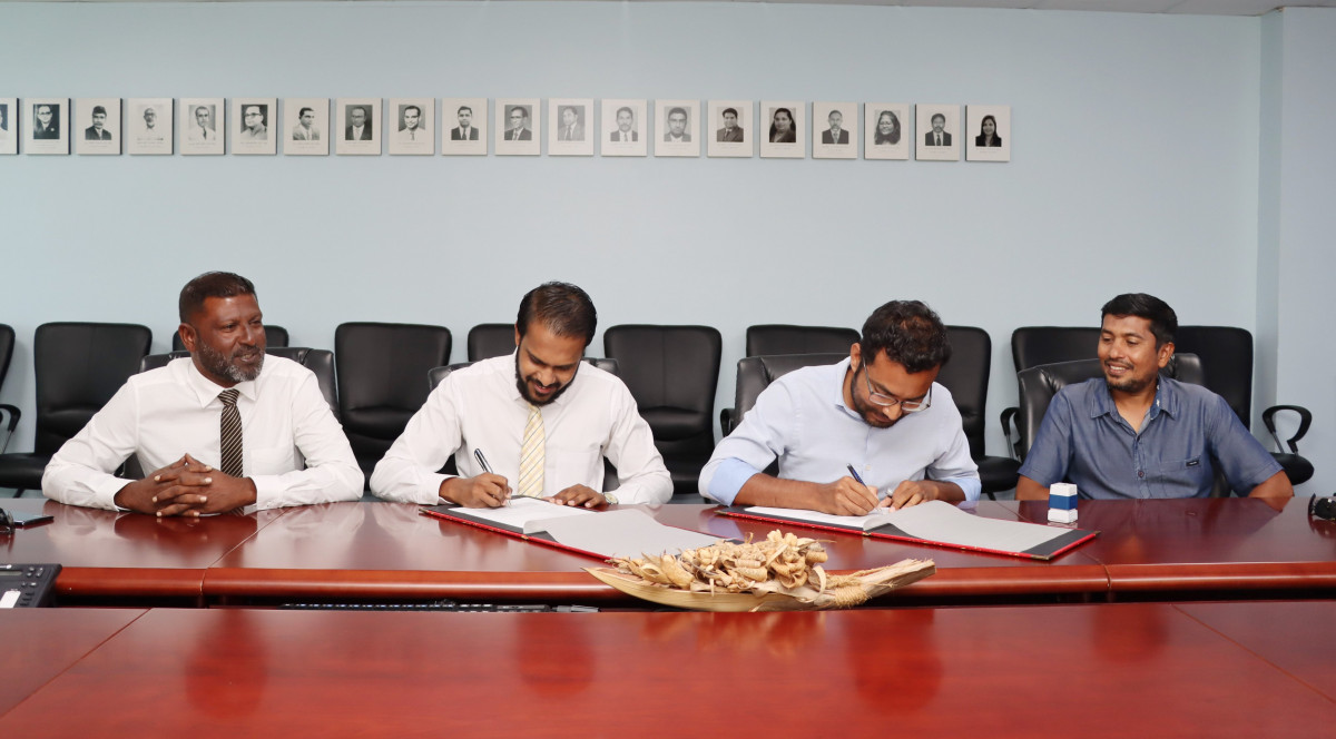 ށ.ފީވަކު ސްކޫލްގެ މަލްޓިޕަރޕަސް ހޯލް އަދި ވަށާފާރުގެ މަސައްކަތްކުރުމުގެ އެއްބަސްވުމުގައި ސޮއިކުރުމުގެ ރަސްމިއްޔާތުގެ ތެރެއިން