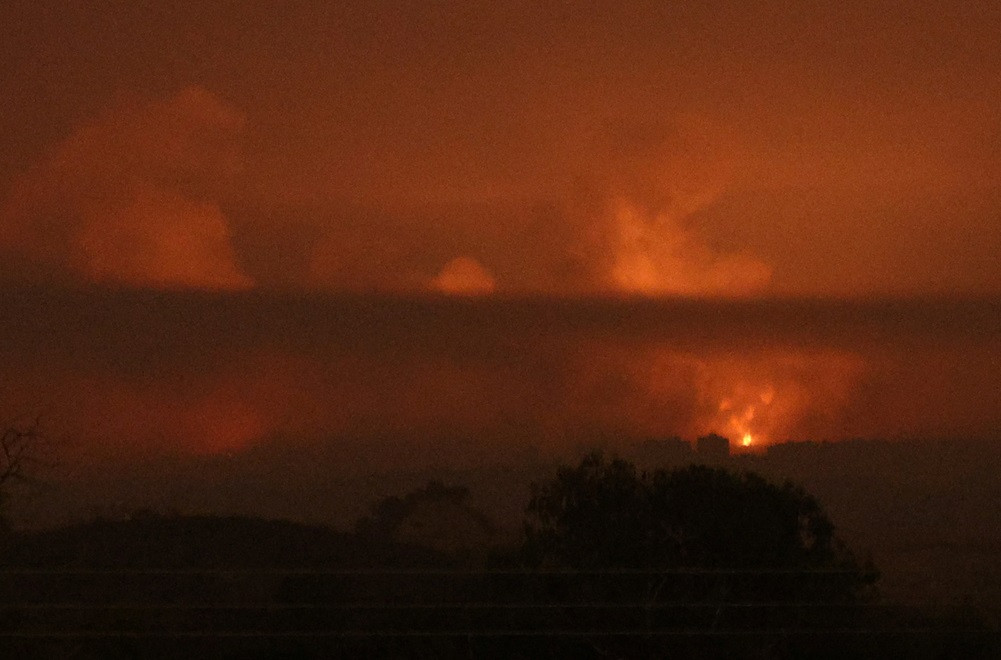 މިއީ އޮކްޓޯބަރ މަހުގެ 7 ވަނަ ދުވަހުން ފެށިގެން އިސްރާއީލުން ޣައްޒާއަށް ދޭ ހަމަލާތައް އެންމެ ވަރުގަދަކޮށްފައިވާ ރޭ - ފޮޓޯ: ރޮއިޓާސް