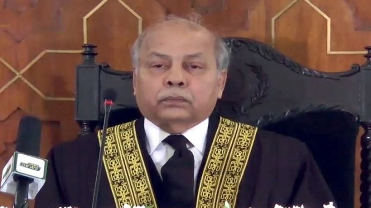 ޕާކިސްތާނުގެ އުއްތަމަ ފަނޑިޔާރު ގުލްޒާރް އަޙްމަދު