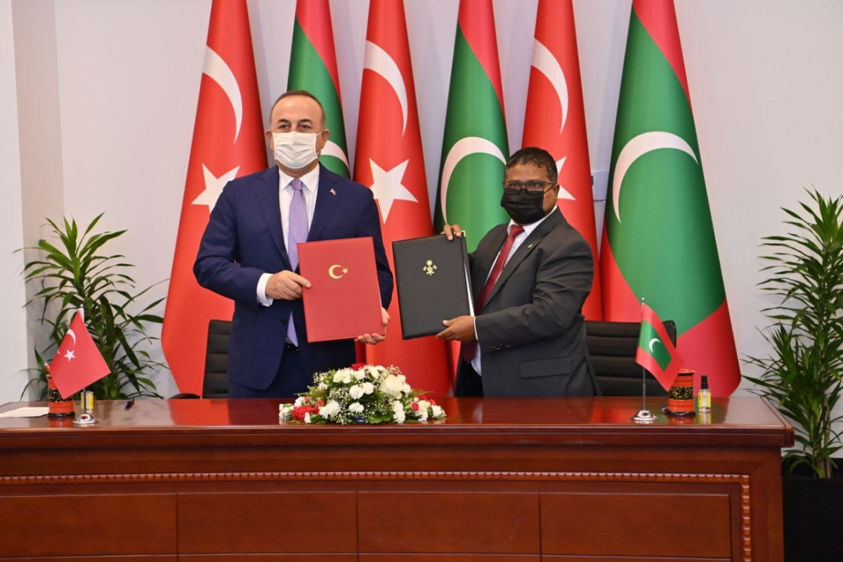 Dr. Hussain Rasheed Hassan, Minister of Fisheries, Marine Resources and Agriculture signed the MoU on behalf of the Maldivian government