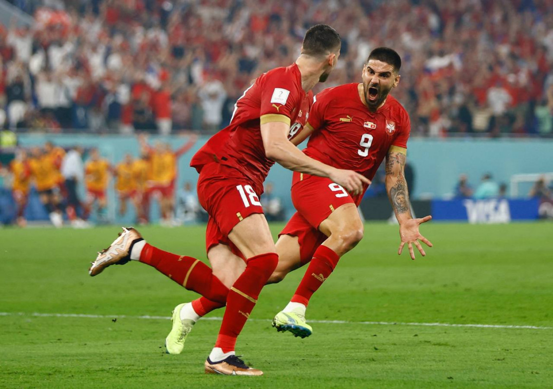 ސްވިޓްޒަލަންޑް އަދި ސަރބިއާ ކުޅުނު މެޗުގެ ތެރެއިން - ފޮޓޯ: ރޮއިޓާސް