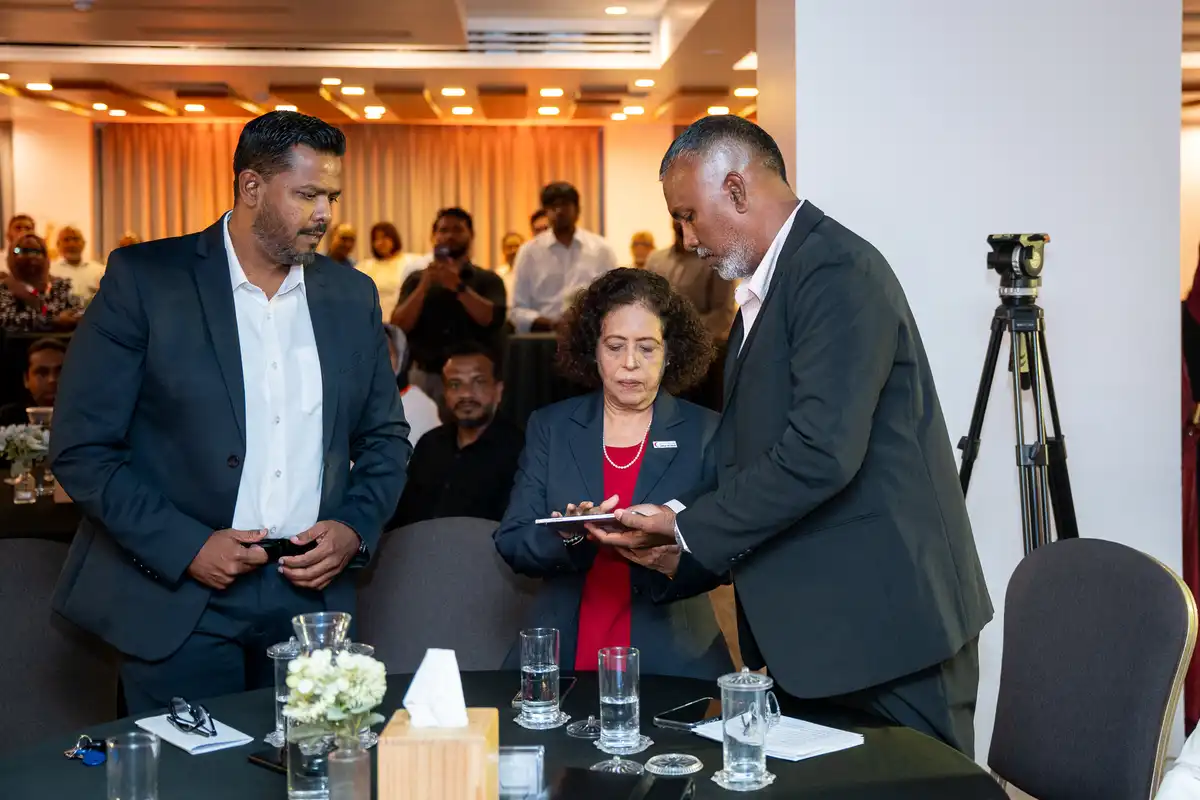 ހުޅުމާލޭގެ ހިތްފަސޭހަ ސަރަހައްދެއްގައި ތަރައްގީކުރާ 14 ފަންގިފިލާގެ "ދަ ސްޓޭޓް ކްރެސެންޓް ޓަވަރ" މަޝްރޫއު އިފްތިތާހުކުރުމަކީ އެ ޖަމިއްޔާގެ ދެމެހެއްޓެނިވި ކުރިމަގު ބިނާކުރުމަށް އެޅުނު އެންމެ މުހިންމު ފިޔަވަޅެއް