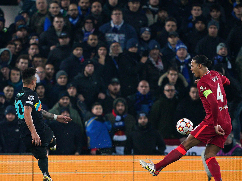 މާޓިނޭޒް ބޯޅަ ގޯލަށް ފޮނުވާލަނީ