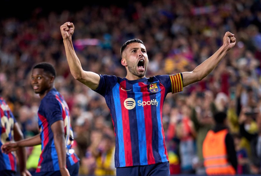 ބާސެލޯނާ އަށް ކުޅެމުން އައި ޖޯޑީ އަލްބާ