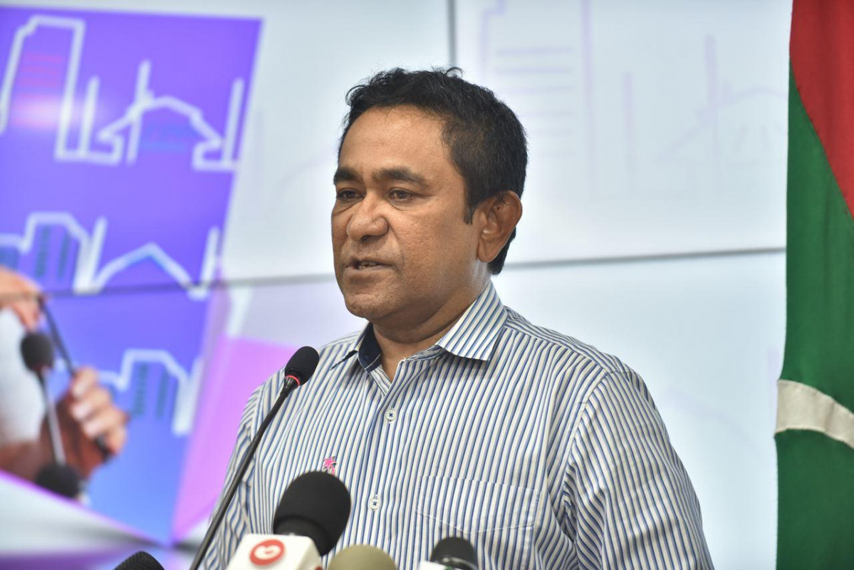 ރައީސް ޔާމީން ޖަލްސާއެއްގައި ވާހަކަ ދައްކަވަނީ (ފައިލް ފޮޓޯ)