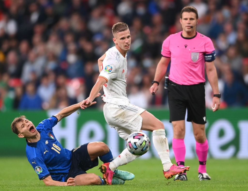 އިޓަލީ އާއި ސްޕެއިން ބައްދަލުކުރި މެޗުގެ ތެރެއިން - ފޮޓޯ: ގެޓީ އިމޭޖަސް 