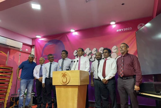ޕީޕީއެމްގެ އޮފީހުގައި ޔާމީން ކޮމިޓީން ބޭއްވި ނޫސްވެރިންގެ ބައްދަލުވުމުގެ ތެރެއިން