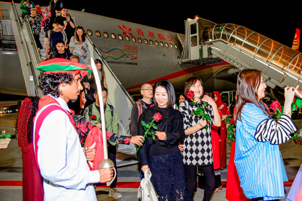 ހޮންގް ކޮންގް އެއާލައިންސްއިން ރާއްޖެއަށް އައި ފަތުރުވެރިއަކަށް މަރުހަބާ ކިޔަނީ