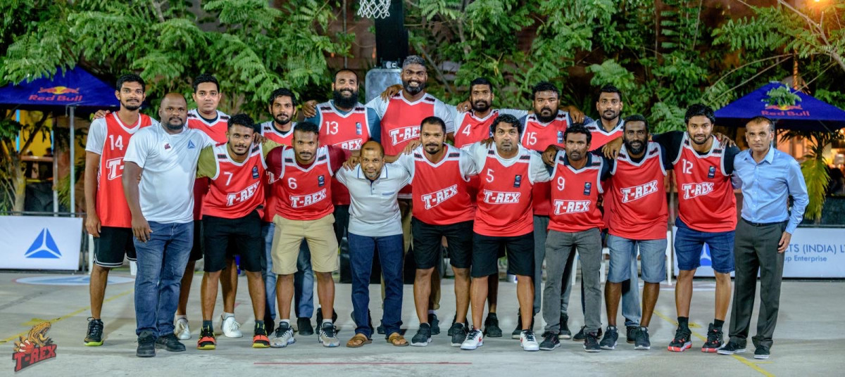 މިސީޒަނަށް އެކުލަވާލި ޓީރެކްސްގެ ސްކޮޑް: ފޮޓޯ-ޓީރެކްސް