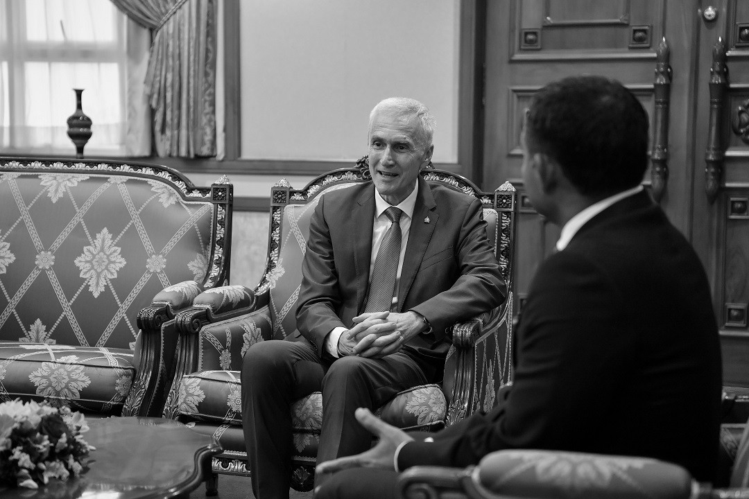 އިންޓަރޕޯލްގެ ސެކްރެޓަރީ ޖެނެރަލް، ރައީސުލްޖުމްހޫރިއްޔާގެ ނައިބުގެ އަރިހަށް އިހުތިރާމުގެ ޒިޔާރަތެއް ކުރެއްވުން - ފޮޓޯ: ރައީސް އޮފީސް