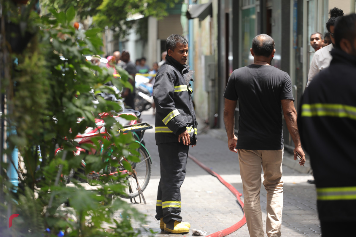 3 އޮގަސްޓް 2019 - - އަލިފާން ކޮންޓްރޯލް ކުމަށް އެމް،އެމް،ޑީ،އެޗް ފަޔަރ އެންޑް ރެސްކިޔުގެ ބޭކަލުން ހަރަކާތްތެރިވަނީ - - ފޮޓޯ: ޝުއައިބް މުހައްމަދު