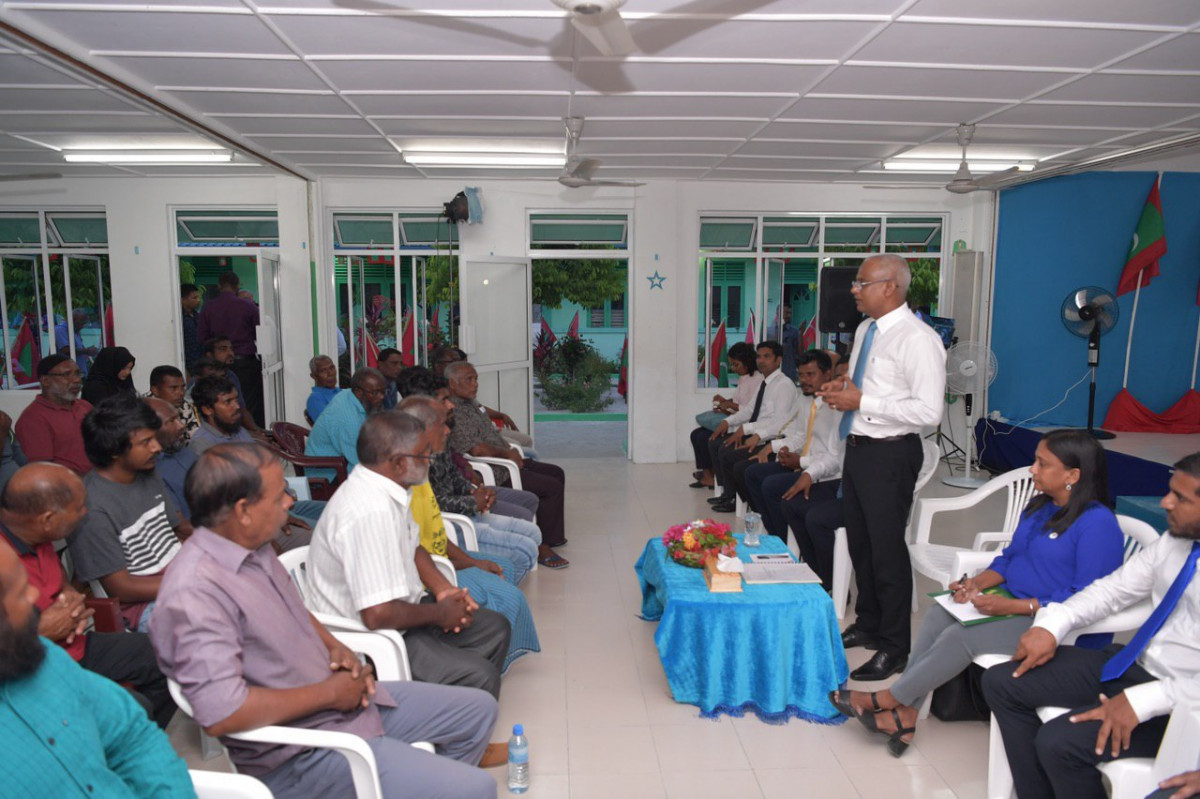 ރައީސް ޞާލިހު، ލ. ހިތަދޫ މަސްވެރިންނާ ބައްދަލު ކުރައްވަނީ