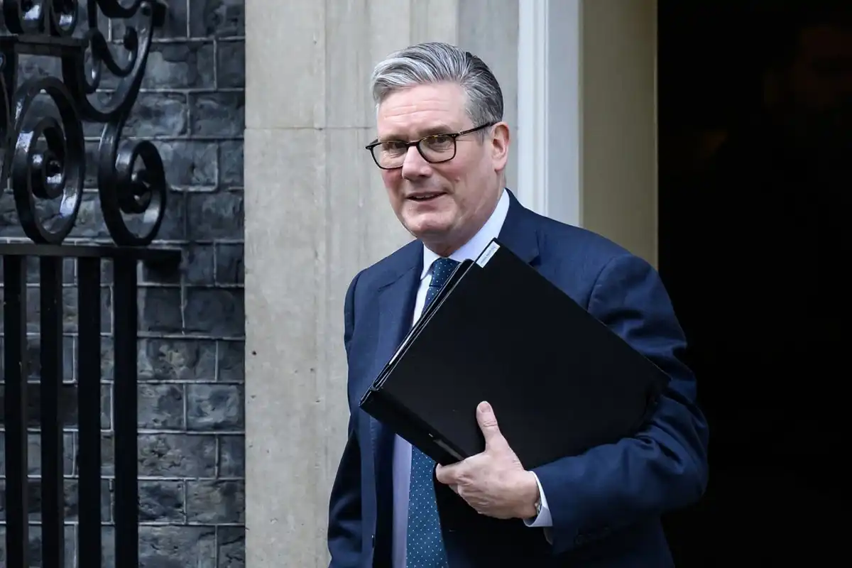 އިނގިރޭސިވިލާތުގެ ބޮޑު ވަޒީރު ކިއާ ސްޓާމާ