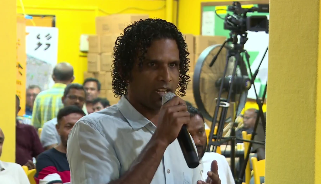 ބުރާސްފަތި ދުވަހުގެ ރޭ ކުރިއަށް ގެންދިޔަ ގާނޫނުއަސާސީގެ ދިފާއުގައި - ބޮޑު ސައްލާގައި ދާންދޫ ދާއިރާގެ ކުރީގެ މެންބަރު ޔައުގޫބް އަބްދުﷲ ވާހަކަދައްކަވަނީ