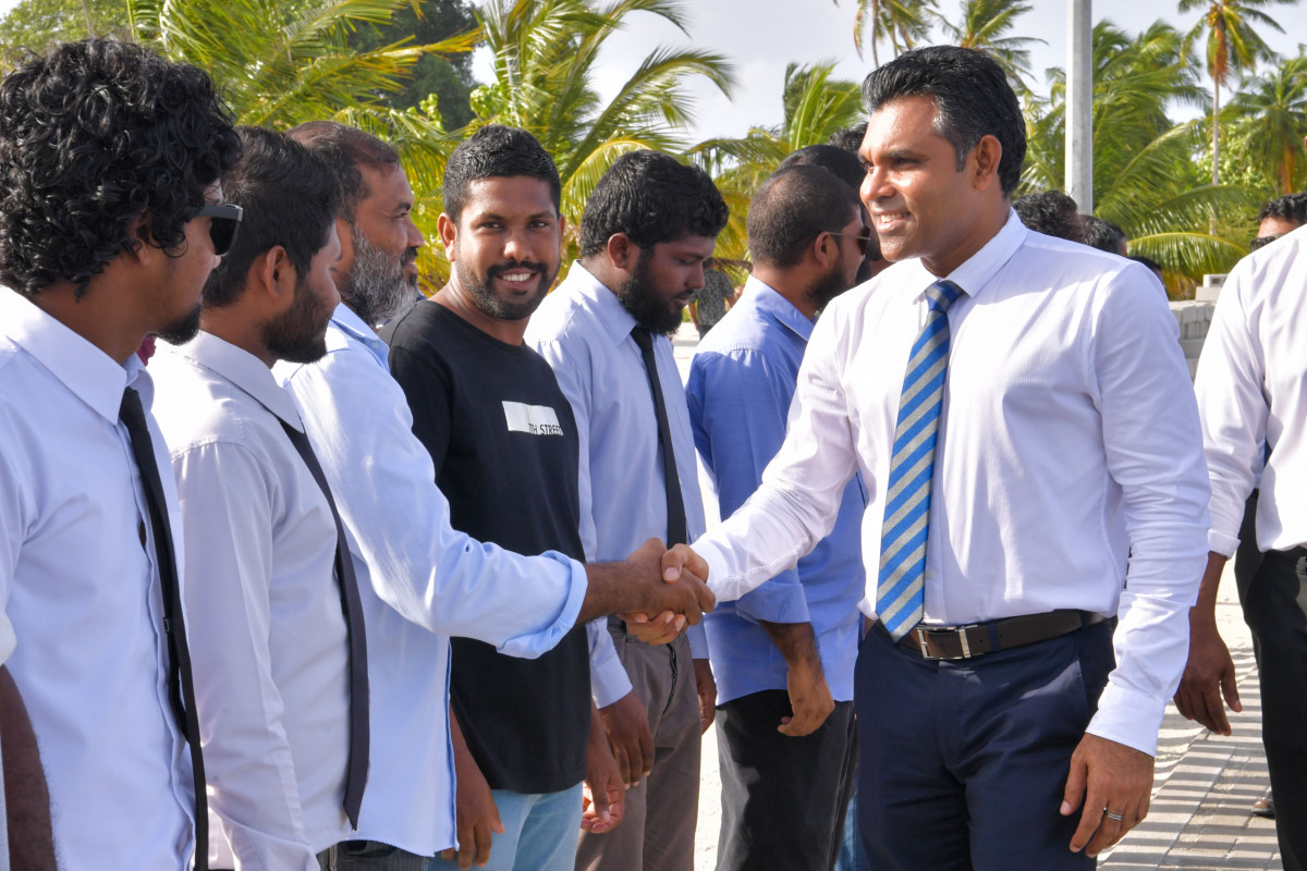 22 ޖޫން 2019 --ނައިބުރައީސް ވަނީ ތުރާކުނަށް ވަޑައިގެން އެރަށުގެ ސުކޫލުގެ އިތުރުން އެ ރަށު މުއައްސަސާތަކަށް ވަނީ ޒިޔާރަތް ކުރައްވާފައި-- ފޮޓޯ: ރައީސް އޮފީސް