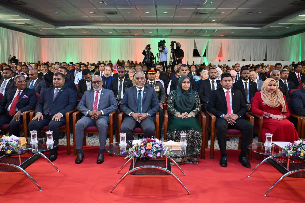 އާދިއްތަ ދުވަހުގެ ރޭ ބޭއްވި ޖުމްހޫރީ ދުވަހުގެ ރަސްމީ ޖަލްސާގެ ތެރެއިން