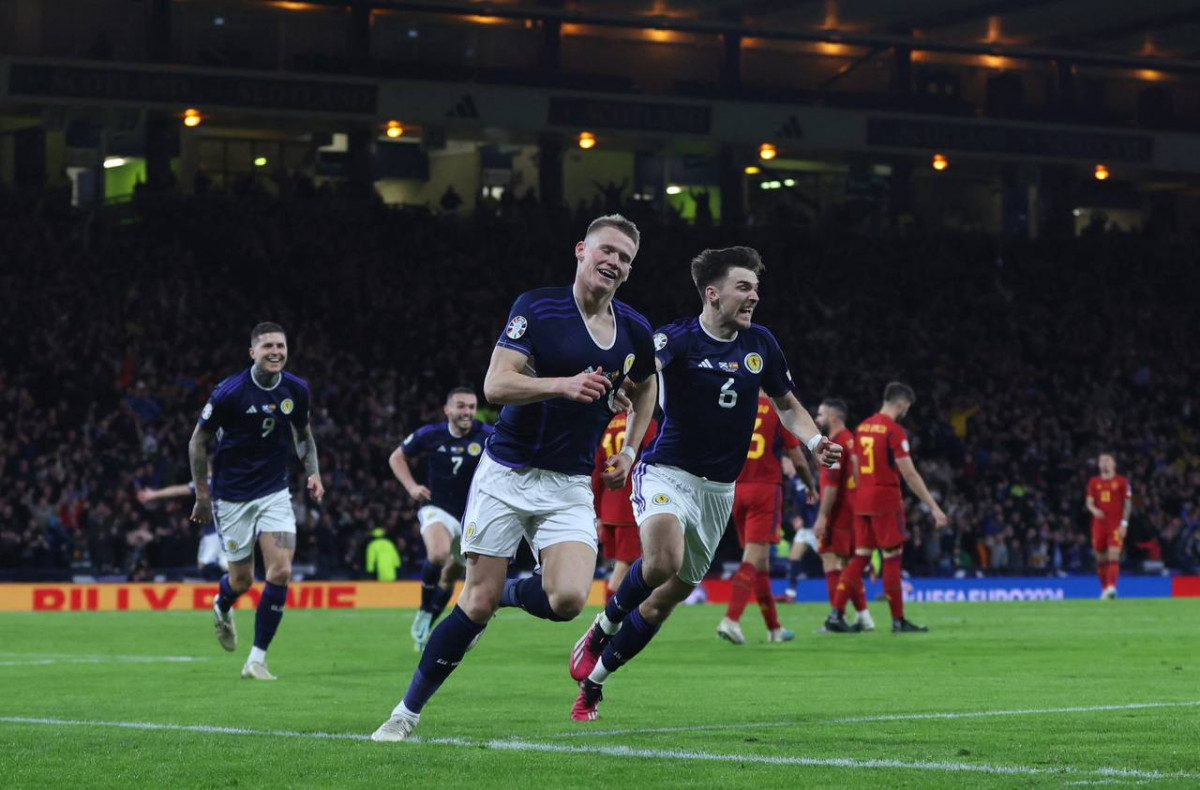 ސްޕެއިން އަދި ސްކޮޓްލެންޑުން ކުޅުނު މެޗުގެ ތެރެއިން