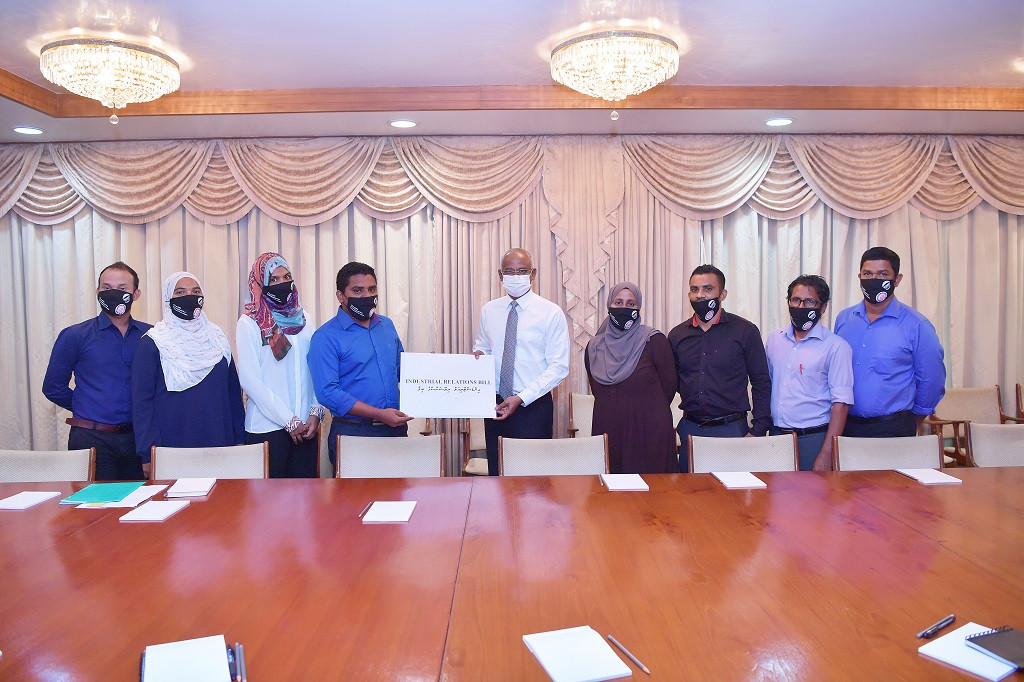 ރައީސުލްޖުމްހޫރިއްޔާ، ޓްރޭޑް ޔޫނިއަން ކޮންގްރެސްގެ މެންބަރުންނާ ބައްދަލުކުރެއްވުން