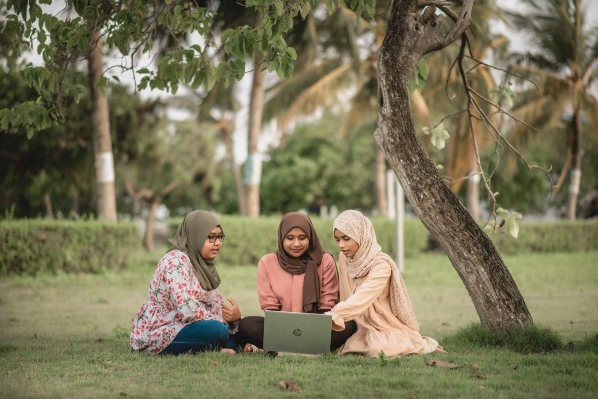 ގަރލްސް ޓު ކޯޑް ޕްރޮގްރާމް