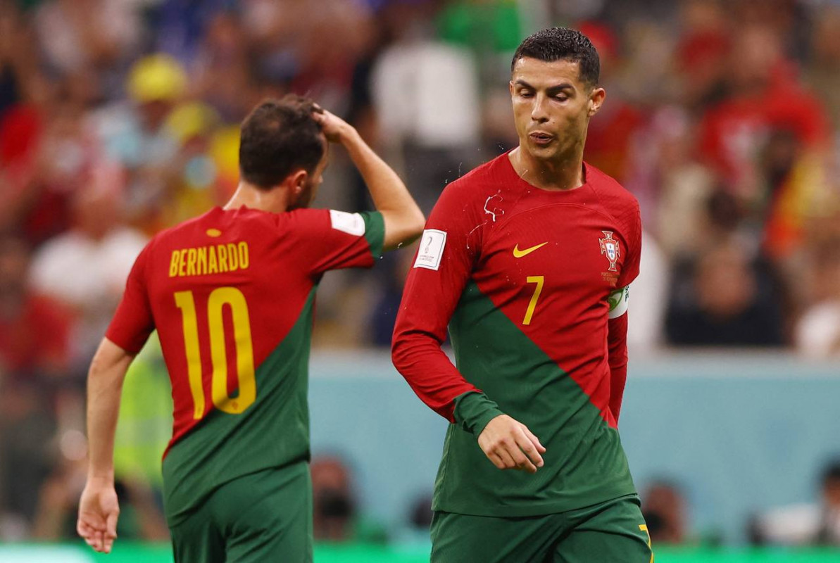 އުރުގުއޭ އަދި ޕޯޗުގަލް ކުޅުނު މެޗުގެ ތެރެއިން - ފޮޓޯ: ރޮއިޓާސް 