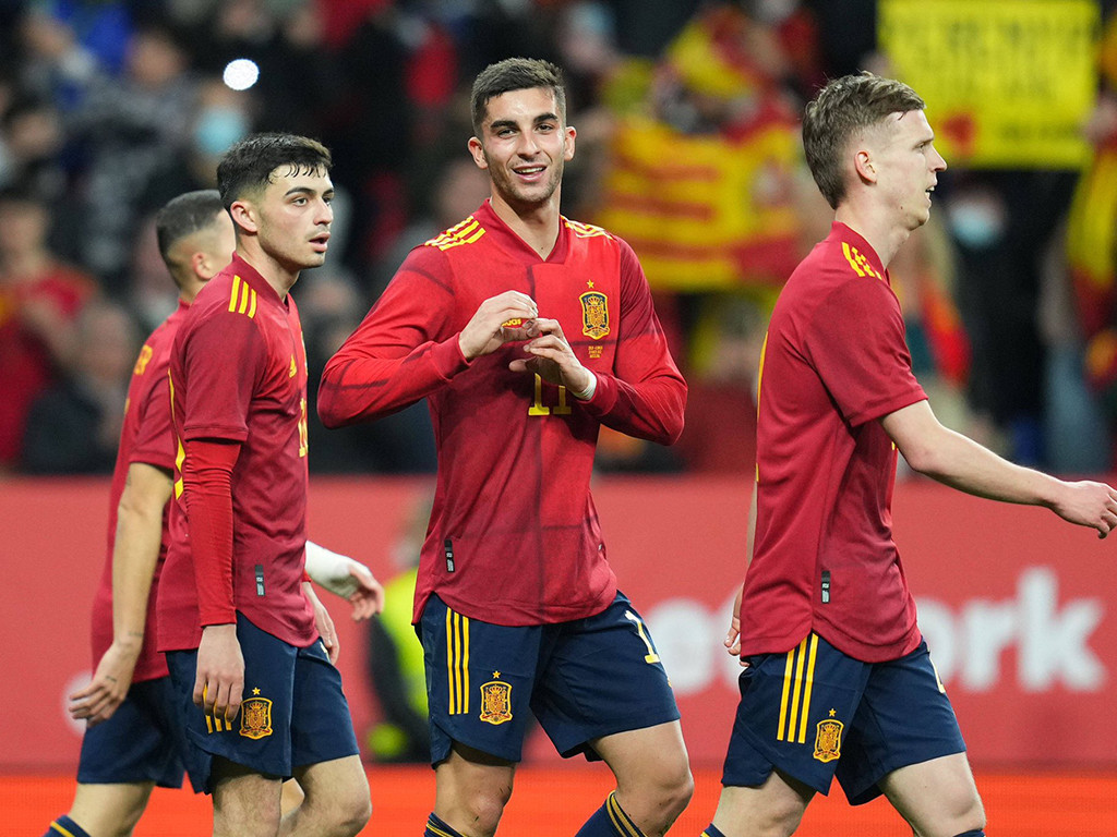 ސްޕެއިންއަށް ފުރަތަމަ ލަނޑު ޖަހައިދިނުމަށްފަހު ފެރަން ޓޮރޭޒް