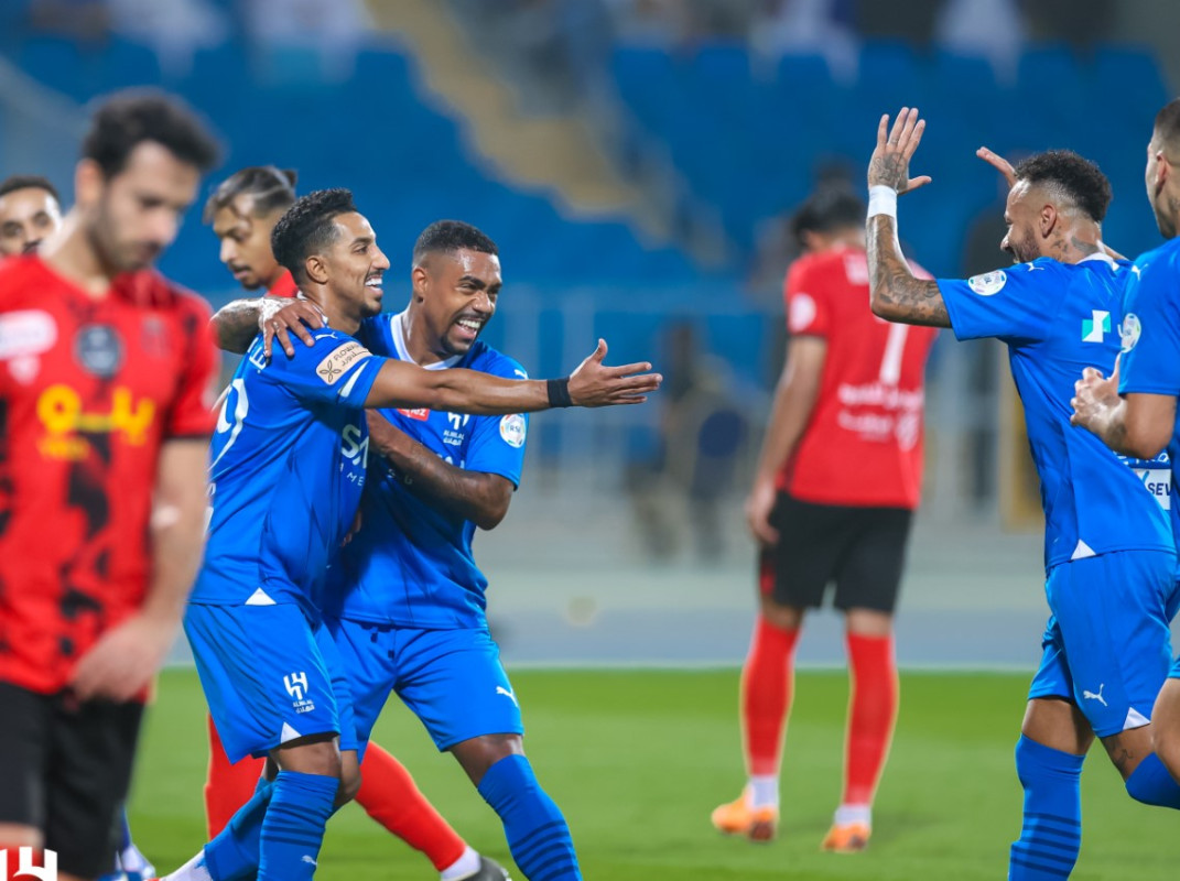 މެޗުގައި ލަނޑު ޖެހުމަށްފަހު އަލް ހިލާލްގެ ކުޅުންތެރިން އުފާ ފާޅުކުރަނީ