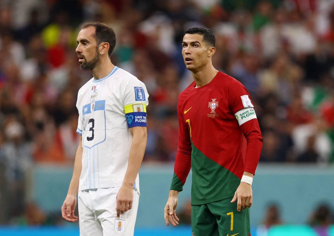 އުރުގުއޭ އަދި ޕޯޗުގަލް ކުޅުނު މެޗުގެ ތެރެއިން - ފޮޓޯ: ރޮއިޓާސް 