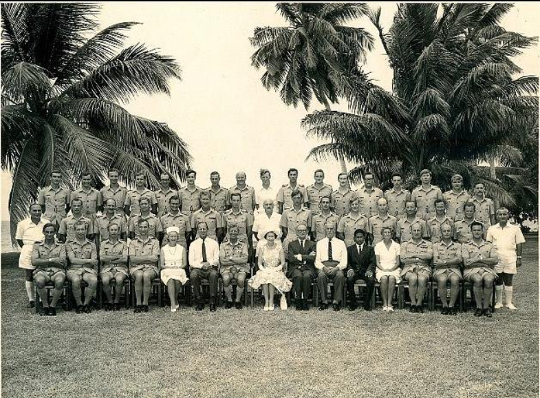 އިނގިރޭސި ރާނީ އެލިޒަބަތު އައްޑޫއަށް ކުރެއްވި ޒިޔާރަތުގައި ރޯޔަލް އެއަރފޯސްގެ ސިފައިންނާއެކު (1972)