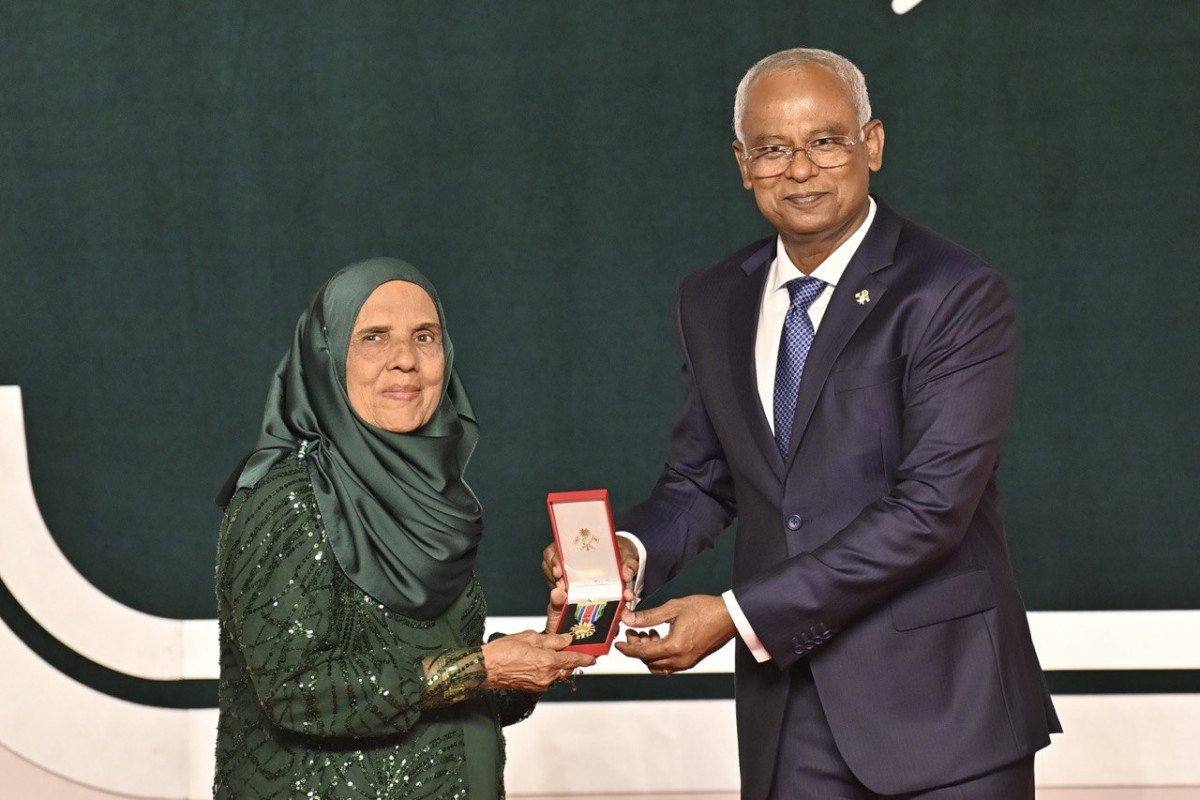 The President bestows the National Award for Public Service on 86 long-serving government employees