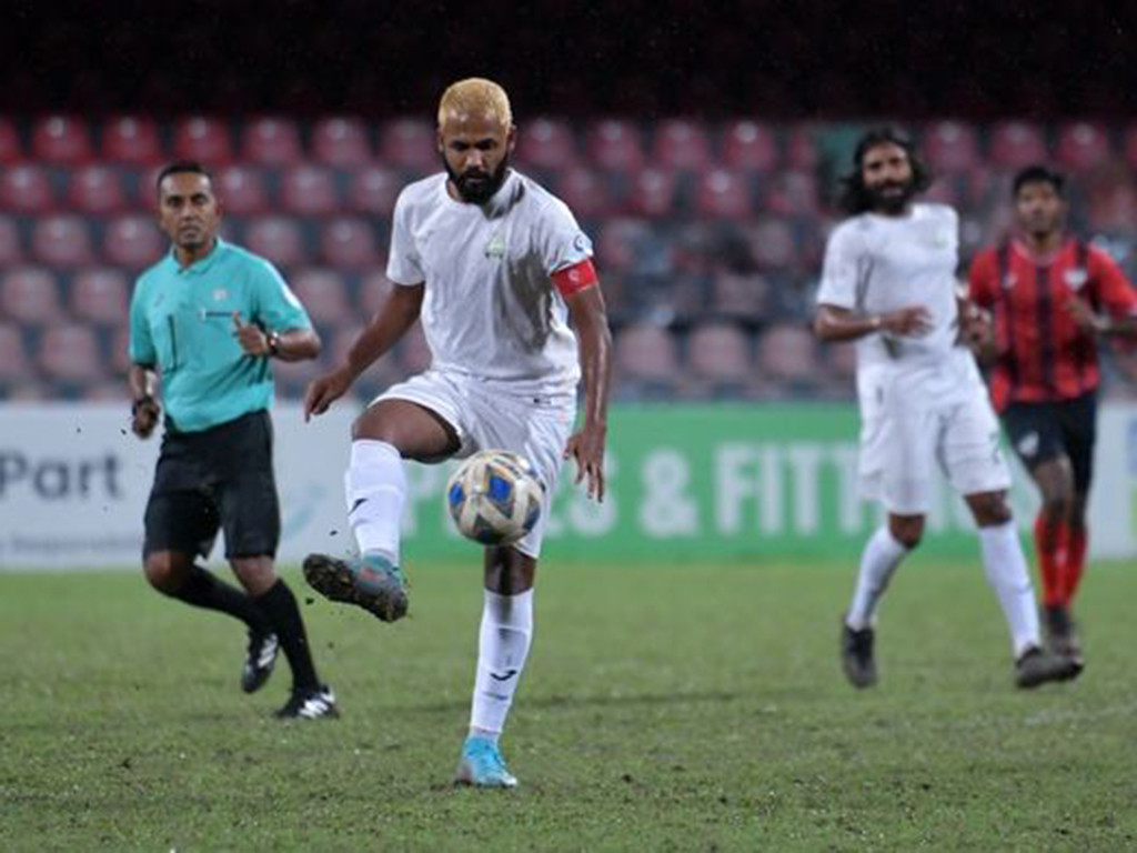 ގްރީންގެ ކެޕްޓަން ރިލޭ ބޯޅައާއިއެކު