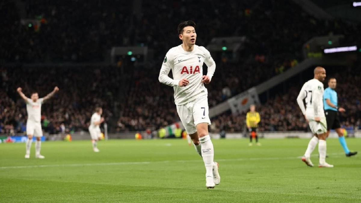 ޓޮޓެންހަމާއި ވީޓެސް ބައްދަލުކުރި މެޗުގެ ތެރެއިން