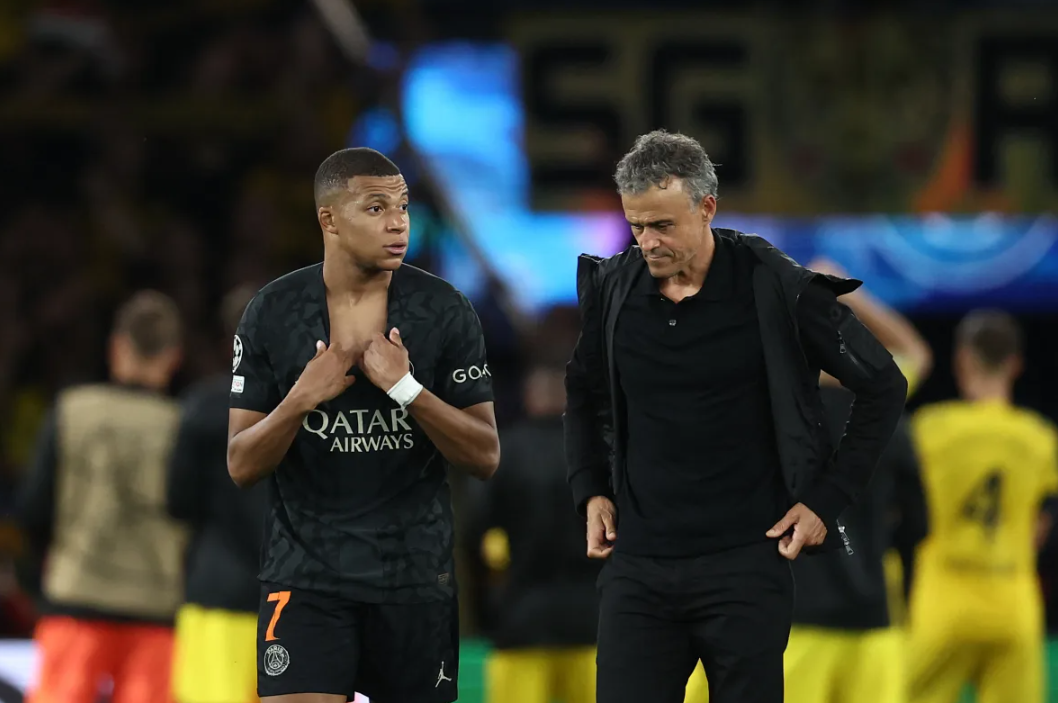 ޕީއެސްޖީގެ ކޯޗު އެންރީކޭ އަދި އެމްބާޕޭ