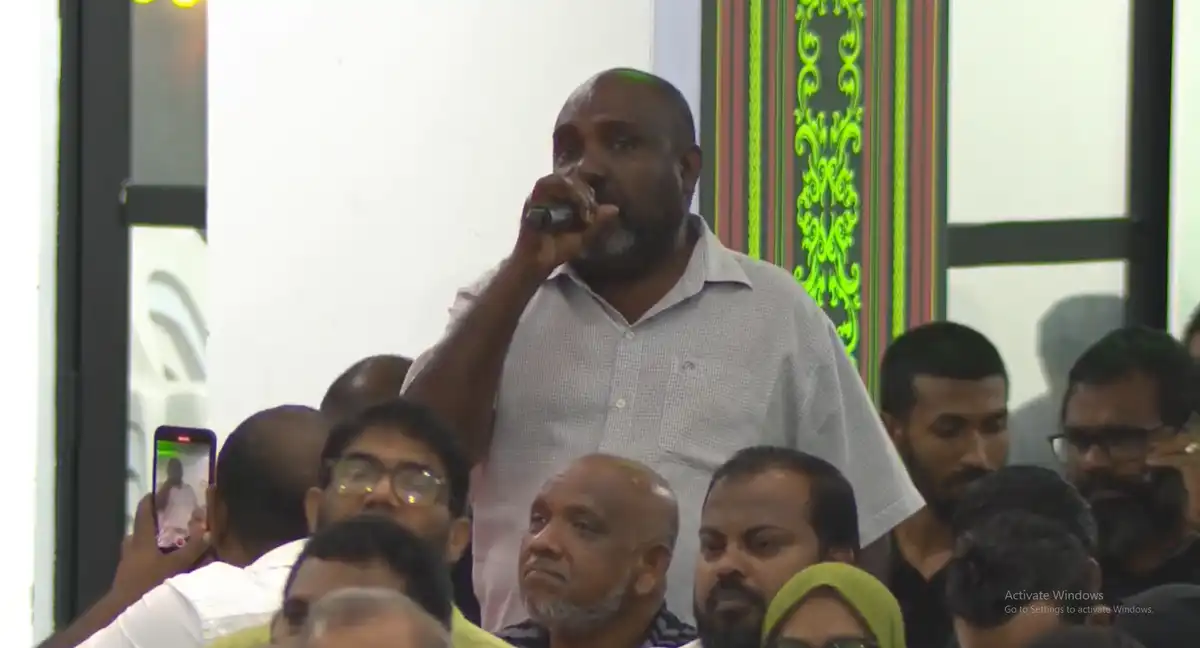 ހުޅުމާލެ ދެވަނަ ފިޔަވަހި ރައްޔިތުންނާ ބައްދަލު ކުރެއްވުމަށް ބުރާސްފަތި ދުވަހުގެ ރޭ ބޭއްވި ބައްދަލުވުމުގައި ހުޅުމާލެ ދެވަނަ ފިޔަވަހީގައި ދިރިއުޅޭ ރައްޔިތެއް