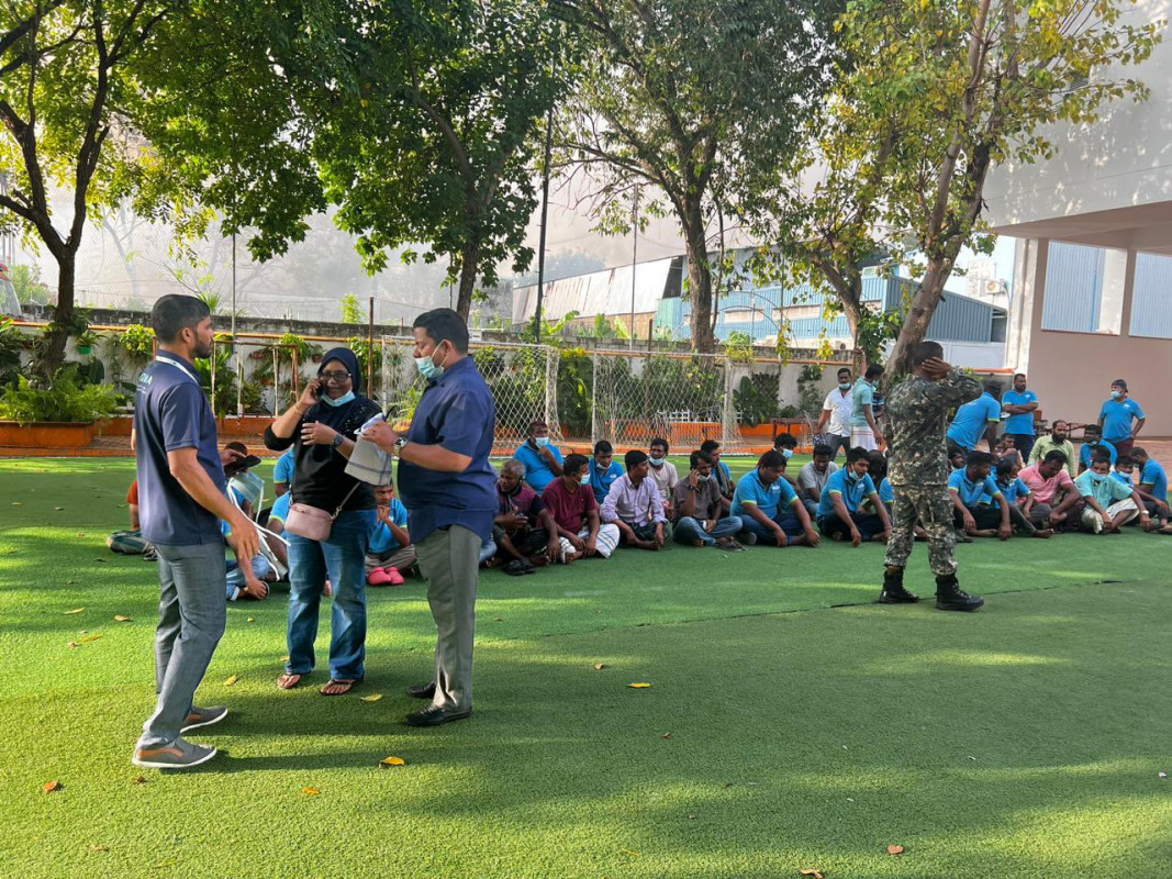 ނީލަން ފިހާރަ ހުންނަ ސަރަހައްދުގައި ހިނގި އަލިފާނުގެ ހާދިސާގައި ހާލުގައި ޖެހުނު ފަރާތްތަކަށް އެހީތެރިކަން ފޯރުކޮށްދެނީ