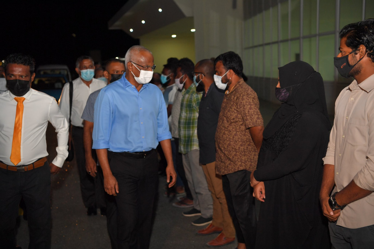 ރައީސް ސޯލިހު ތިމަރަފުއްޓަށް ވަޑައިގަތުން - ރައީސްގެ މި ދަތުރުފުޅު ނިންމަވާލެއްވުމަށްފަހު މާލެ ވަޑައިގަތުމަށް ހަމަޖެހިފައިވަނީ އޮގަސްޓް 19 ވަނަ ދުވަހު - ފޮޓޯ: ރައީސް އޮފީސް