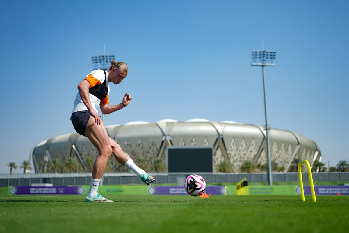 މެންޗެސްޓަރ ސިޓީން ސައުދީ އަރަބިޔާގައި ކުރިއަށް ގެންދާ ފަރިތަކުރުމުގައި ހާލަންޑް