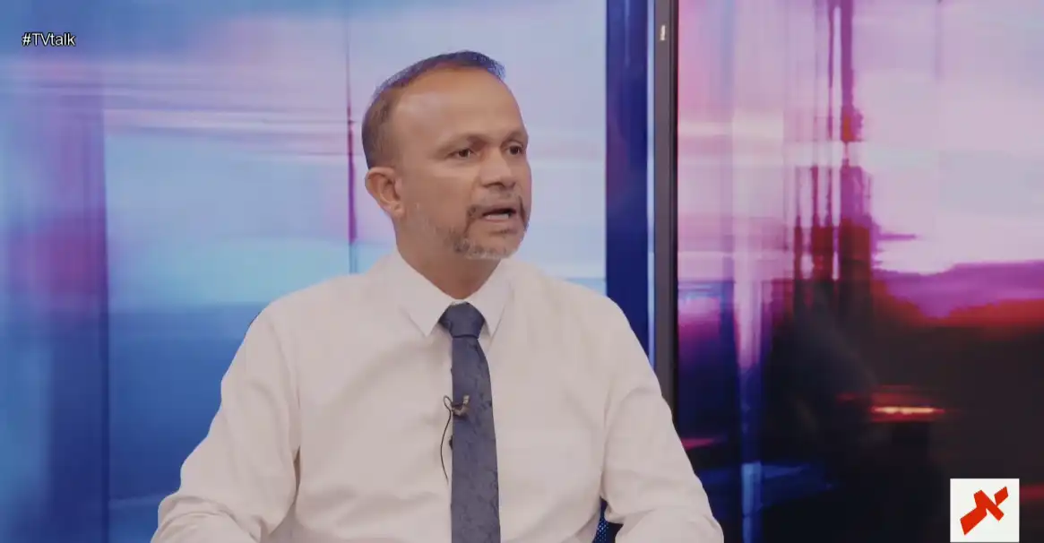 ކުރީގެ މަޖިލިސް މެންބަރު އަދި ޤާނޫނީ ވަކީލު އަލީ ހުސައިން ޓީވީ ޓޯކްގައި ވާހަަކަ ދައްވަނީ