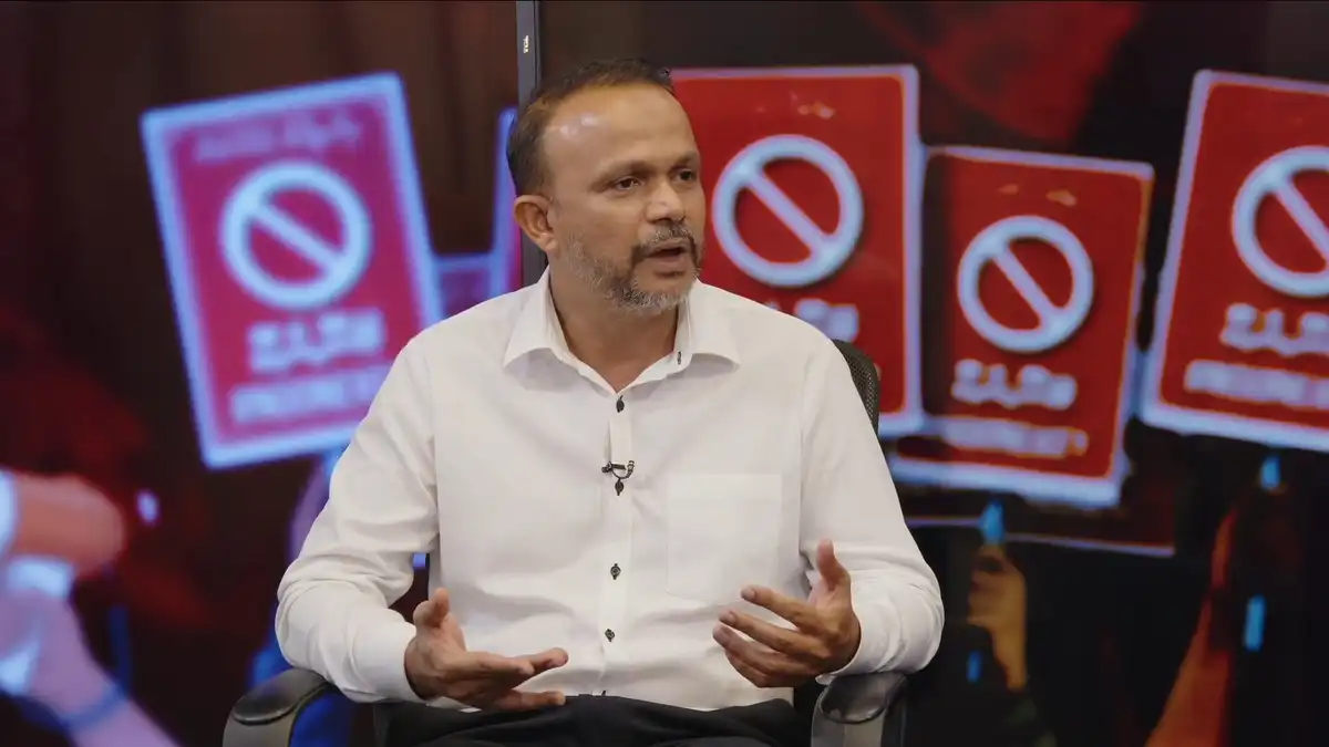 ގާނޫނީ ވަކީލު އަލީ ހުސައިން.