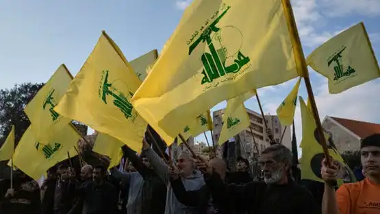 ހިޒްބުالله ޖަމާއަތުގެ ސަޕޯޓަރުން ތަކެއް، އެ ޖަމާއަތުގެ ދިދައާ އެކު