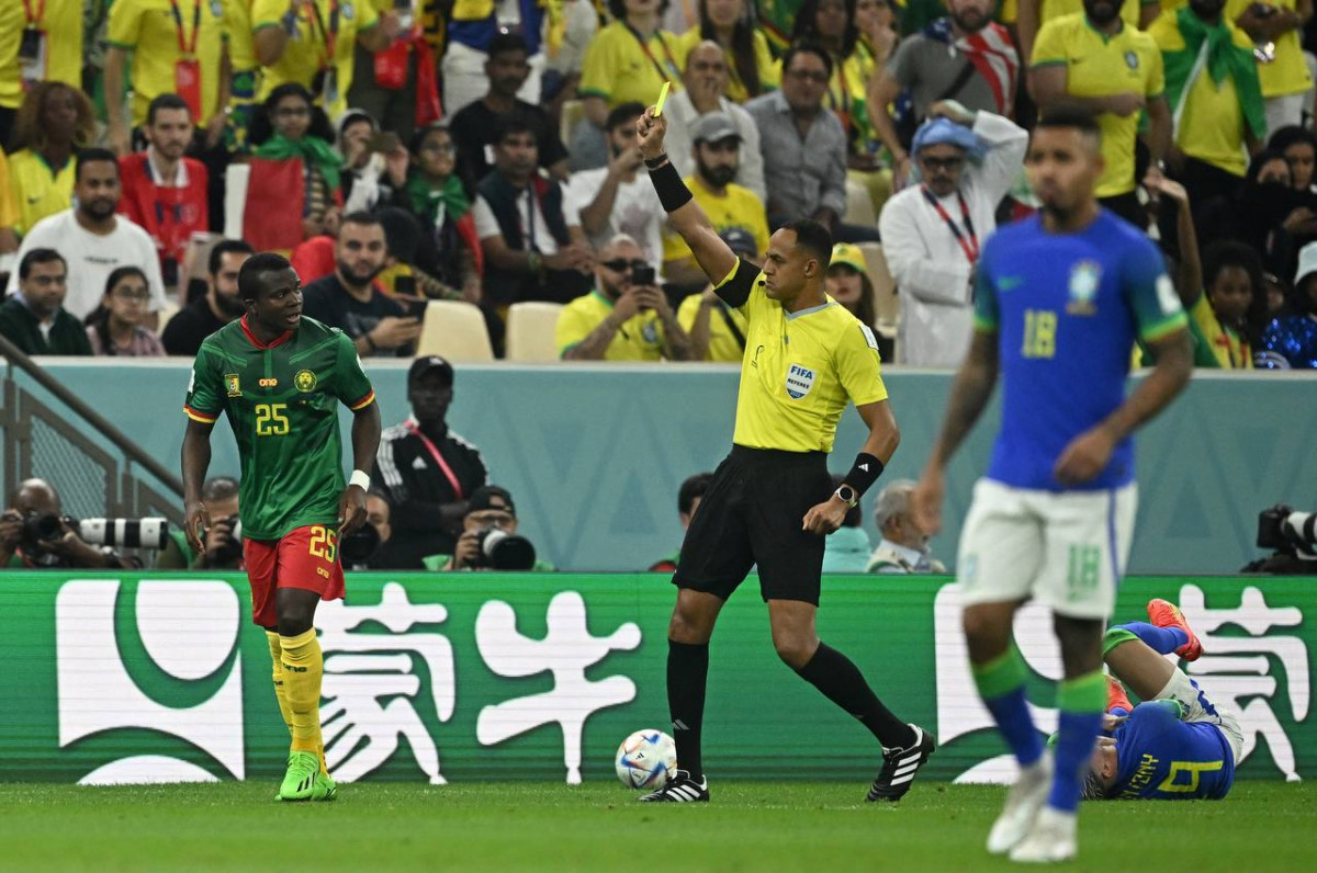 ކެމަރޫން އަދި ބްރެޒިލް ކުޅުނު މެޗުގެ ތެރެއިން - ފޮޓޯ: ރޮއިޓާސް