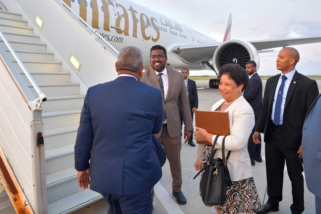 ސޭޝެލްސްގެ ރައީސްގެ ދެކަނބަލުން ރާއްޖެއަށް ވަޑައިގަންނަވާފައި ވަނީ ރައީސް ސާލިހްގެ ދައުވަތުފުޅަކަށް - ފޮޓޯ: ރައީސް އޮފީސް