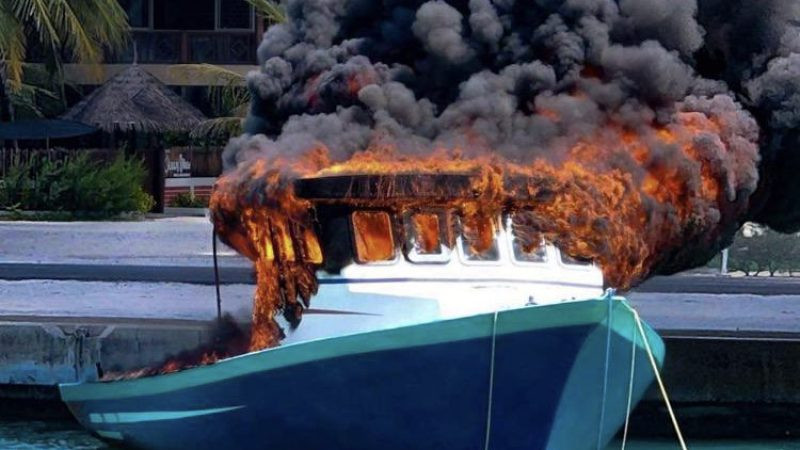 ފުނަދޫ ފަޅުގައި އޮތް ދޯންޏެއްގައި އަލިފާން ރޯވުން