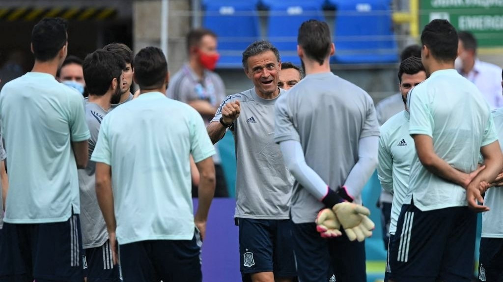 ސްވިޓްޒަލެންޑް މެޗުގެ ކުރިން ސްޕެއިނުން ކުރިއަށްގެންދިޔަ ތަމްރީނުތަކުގެ ތެރެއިން