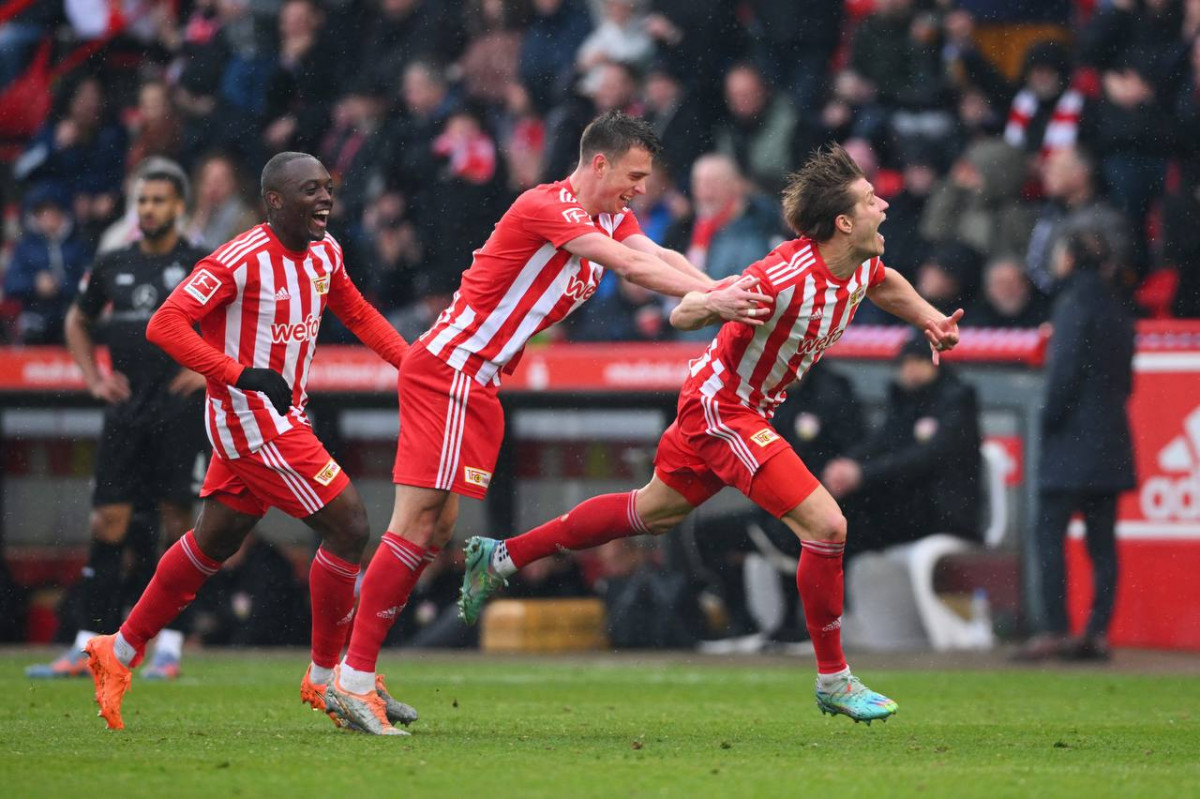 ޖަރުމަނު ލީގުގައި ޔޫނިއަން ބާލިން އިން ކުޅުނު މެޗުގެ ތެރެއިން