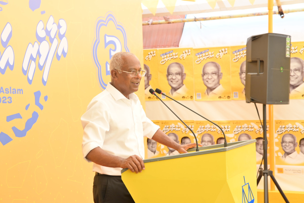 ރައީސް، މަތިވެރީ ރައްޔިތުންނާ ބައްދަލުކުރައްވަނީ