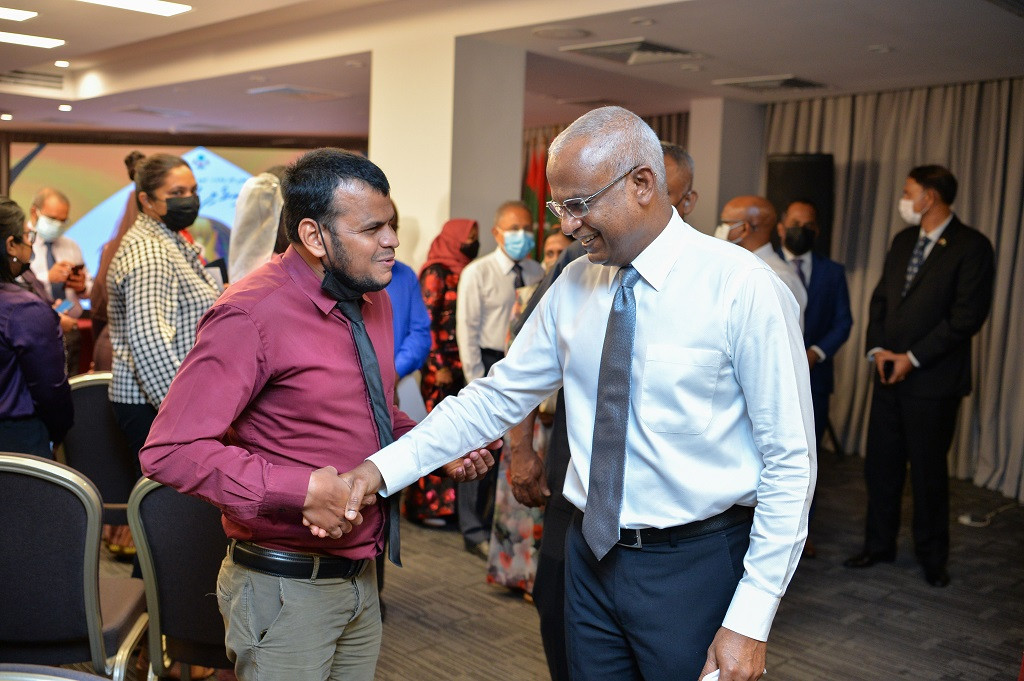 ރިވެލި އެވޯޑް 2021 - ރިވެލި އެވޯޑު  5 ދާއިރާއަކުން 6 ފަރާތެއް ވަނީ ހާސިލްކޮށްފައި - ފޮޓޯ: ރައީސް އޮފީސް