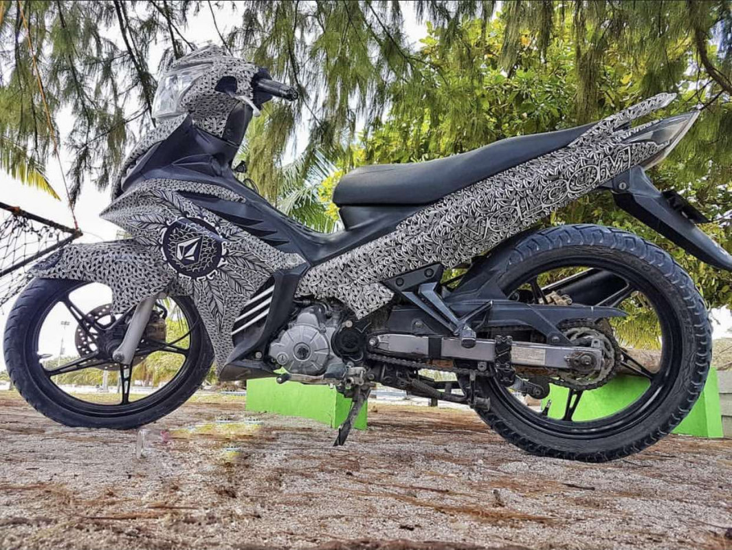 ސައިކަލެއްގައި ޑޫޑަލް ކޮށްފައި - މިއީ ތިން ހަފްތާގެ ތެރޭގައި ނައުފަލް ނިންމި މަސައްކަތެއް