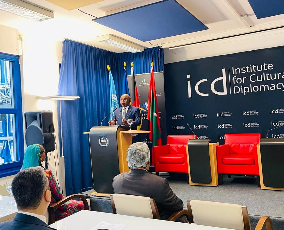 ފޮރިން މިނިސްޓަރު އަބްދުﷲ ޝާހިދު ބާލިން އިކޮނޮމިކް ފޯރަމްގައި ވާހަކަފުޅު ދައްކަވަނީ   