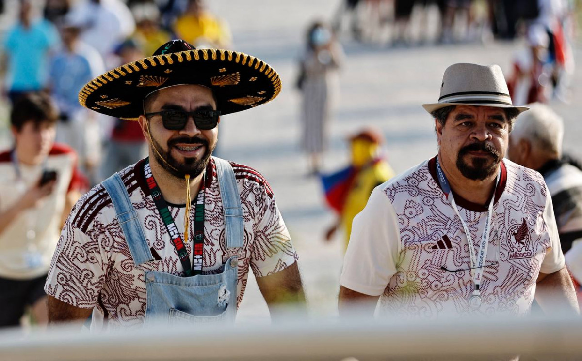 ގަތަރާއި އިކުއެޑޯ މެޗަށް ސަޕޯޓަރުން ތައްޔާރުވަނީ: ފޮޓޯ - ރޮއިޓާސް