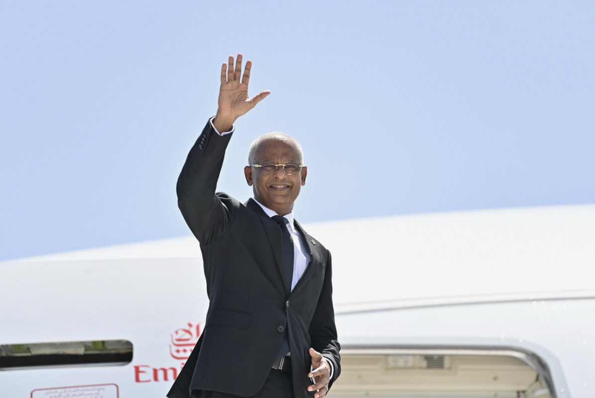 ރައީސް ޔޫއޭއީއަށް ވަޑައިގަތުމަށް ފްލައިޓަށް އަރައިވަޑައިގަންނަވަނީ